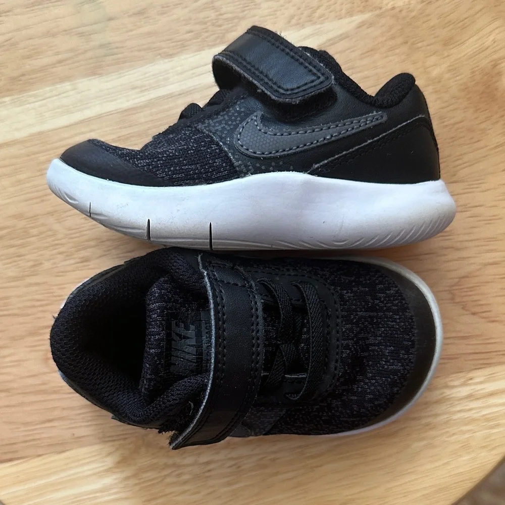 Size 5 toddler, Nike tennis shoes - Picture 1 of 4